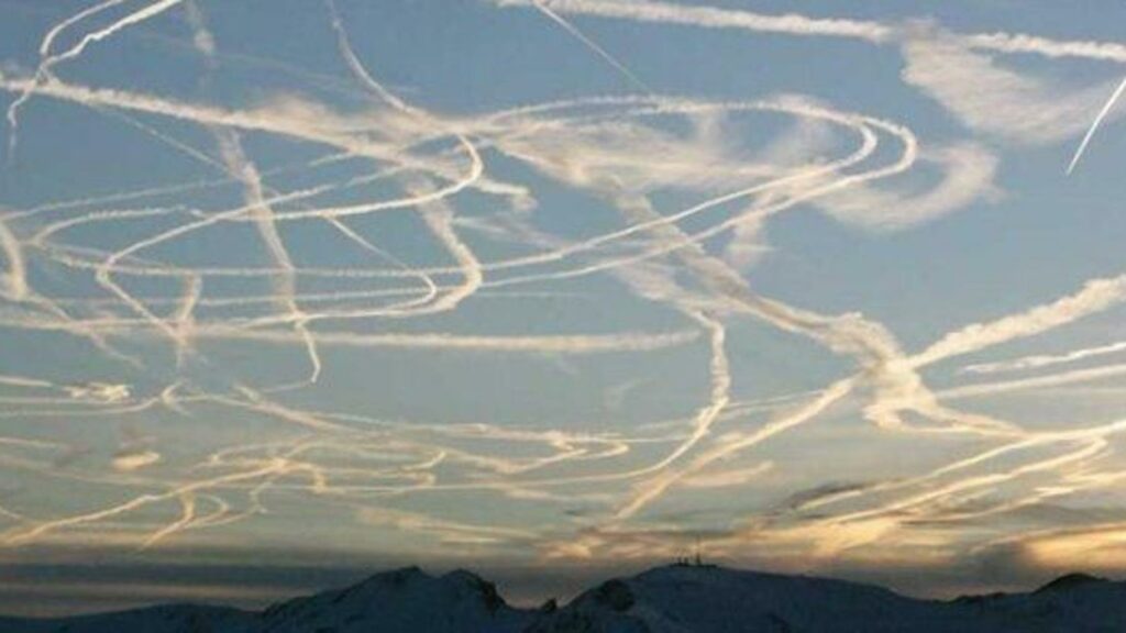 chemtrails-1024x576 Nuages en formes : Dessinez c’est gagné !